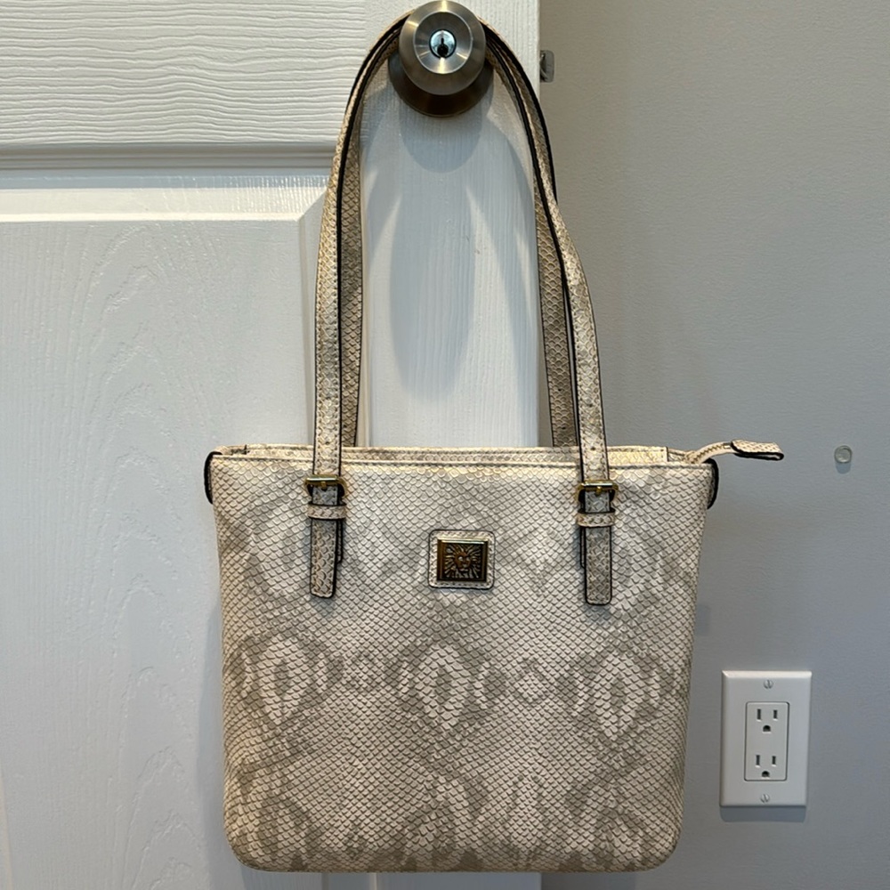 Never been used Anne Klein Handbag